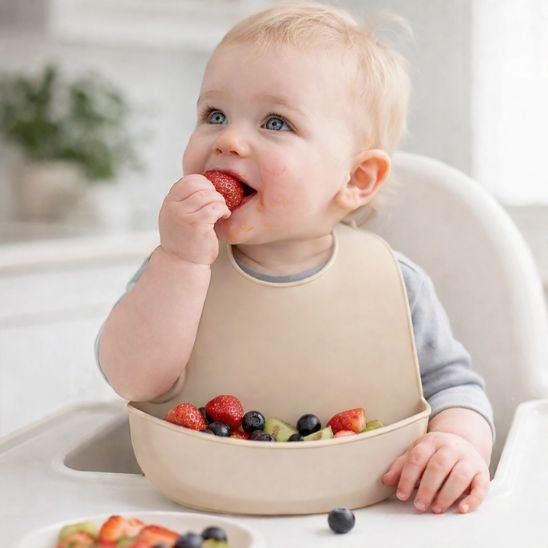 Bavoir silicone imperméable pour bébé avec poche récupératrice anti-gaspillage