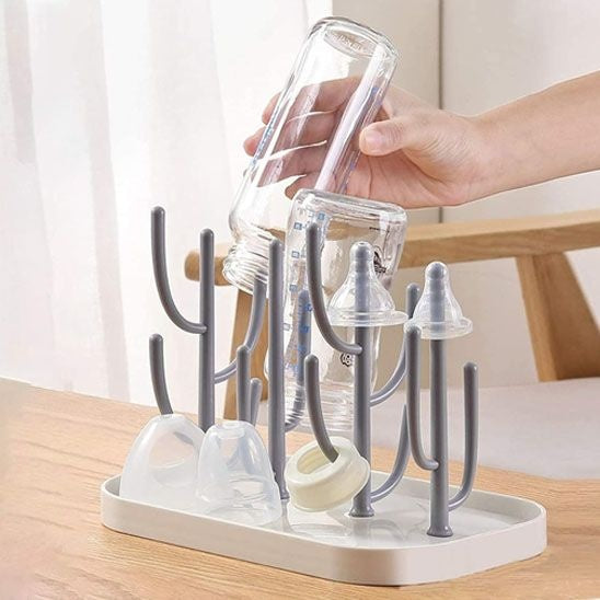 Égoutte biberon démontable facile à nettoyer et à utiliser dans une cuisine moderne