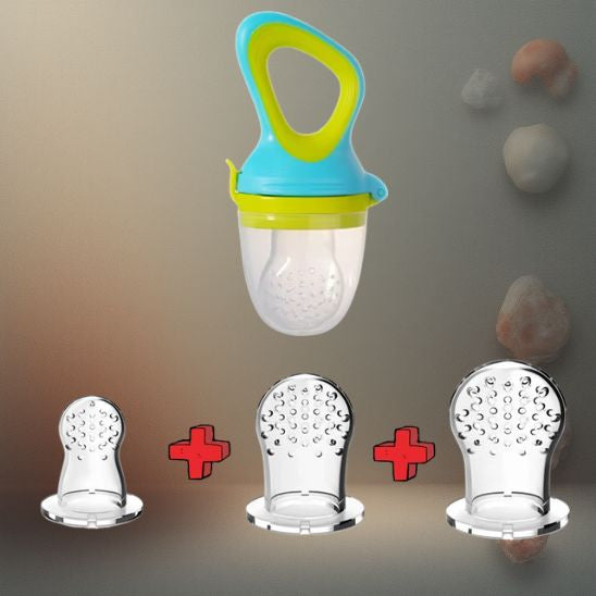 Grignoteuse bébé remplie de bananes et fraises pour goûter sain